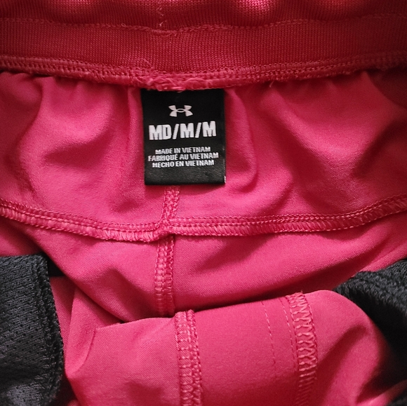 Shorts - Picture 3 of 3